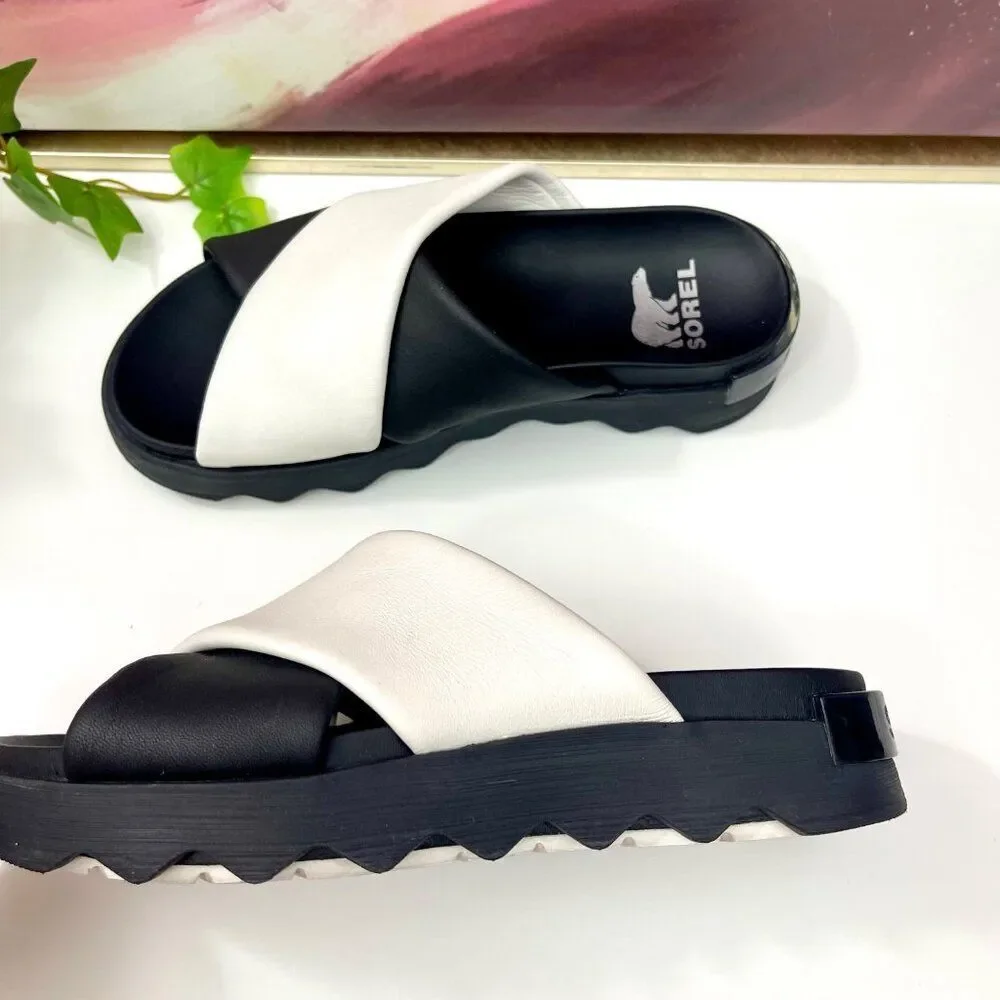 Sorel VIIBE Crisscross Slide Sandal in Black & White Size 6.5